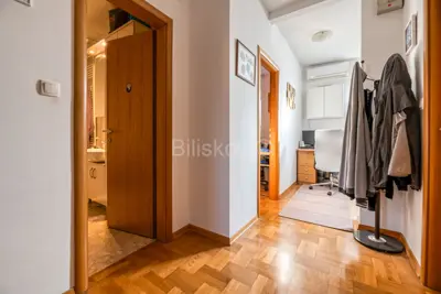 Sale, Zagreb, Sesvete, 5-room apartment, terrace, 2VPM - 11