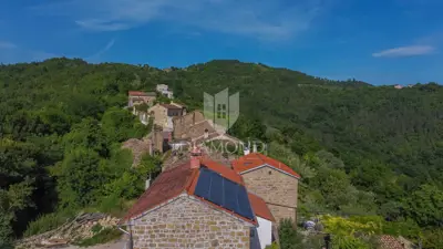 Steinhaus, Buzet - Panoramablick auf Motovun - 4