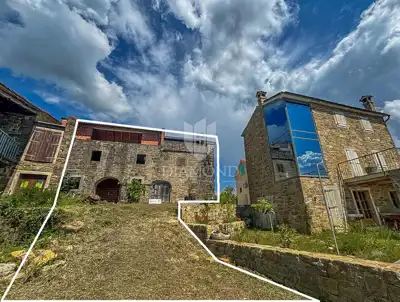 Steinhaus, Buzet - Panoramablick auf Motovun