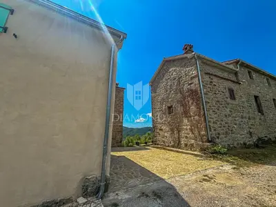 Steinhaus, Buzet - Panoramablick auf Motovun - 6