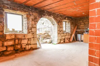 Steinhaus, Buzet - Panoramablick auf Motovun - 15