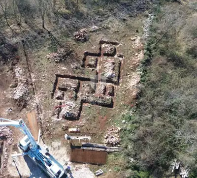 Građevinsko zemljište 1.180 m², Labin - projekt i dozvola