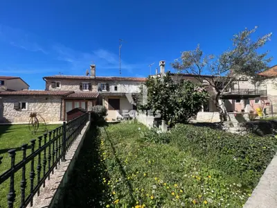 Kuća u Novigradu, 100 m od mora i vrt 37 m²