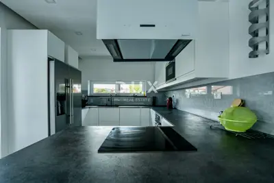 Villa 176 m², Labin - moderne Architektur und Privatsphäre - 9