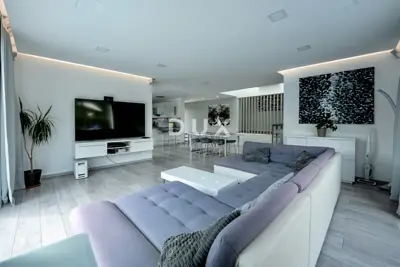 Villa 176 m², Labin - moderne Architektur und Privatsphäre - 8