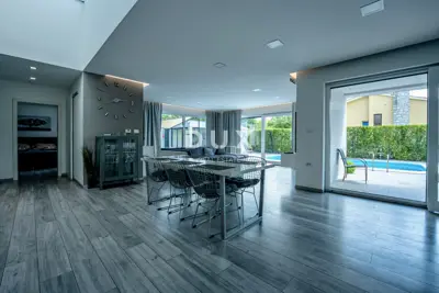 Villa 176 m², Labin - moderne Architektur und Privatsphäre - 2