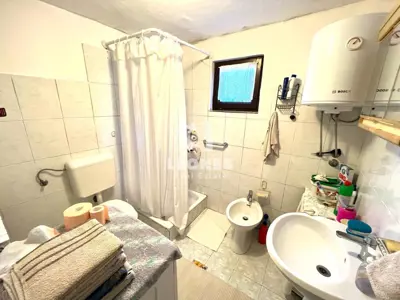 Kuća s dvorištem, Buje - stari grad i terasa s pogledom - 11