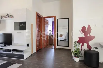 Kuća 252 m², Vela Luka centar, 3 etaže i poslovni prostor