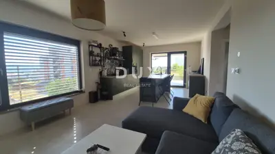 Kuća 95,5 m², Sveti Filip i Jakov - 2 spavaće sobe, terasa - 4