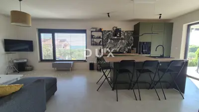 Kuća 95,5 m², Sveti Filip i Jakov - 2 spavaće sobe, terasa - 5