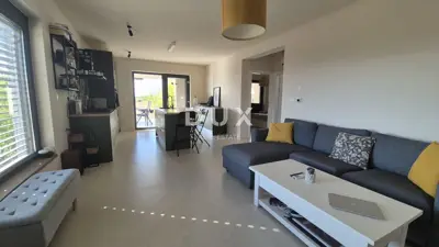 Kuća 95,5 m², Sveti Filip i Jakov - 2 spavaće sobe, terasa - 7