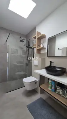 Kuća 95,5 m², Sveti Filip i Jakov - 2 spavaće sobe, terasa - 10