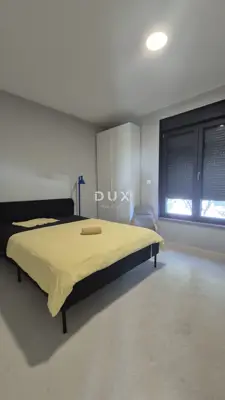 Kuća 95,5 m², Sveti Filip i Jakov - 2 spavaće sobe, terasa - 8