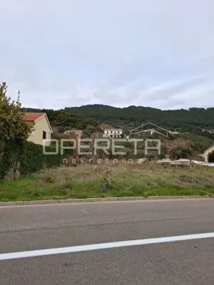 Building land 907 m², Banjol on Rab - next to the main road - 2