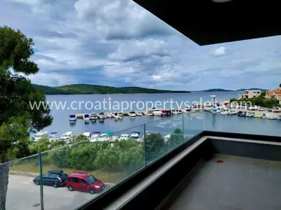 Apartment 90 m², Šibenik - 1st floor, balcony and loggia