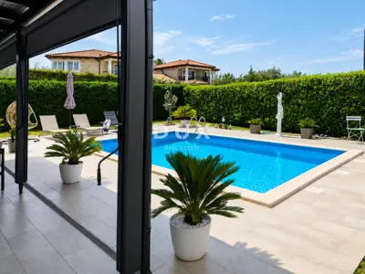 House 140 m², Poreč - pool and furnished - 2