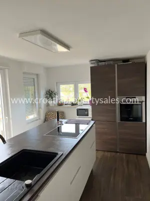 House, Brač, 85 m², 395 000 € - 9
