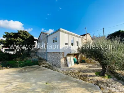 Kuća, Brač, 85 m², 395 000 €