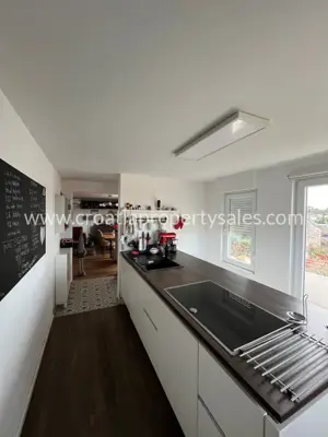 House, Brač, 85 m², 395 000 € - 10