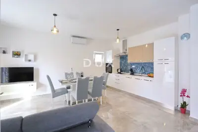 Kuća 104 m², Arbanasi - bazen i ograđeno dvorište - 2