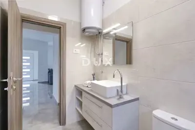 Kuća 104 m², Arbanasi - bazen i ograđeno dvorište - 19
