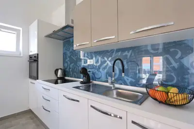 Kuća 104 m², Arbanasi - bazen i ograđeno dvorište - 4