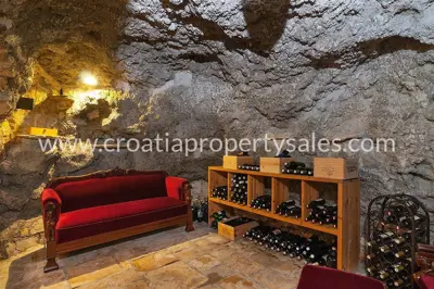 Stone house in Omiš, 70 m from the sea and sea view - 3