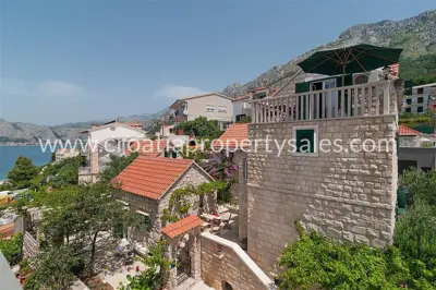 Stone house in Omiš, 70 m from the sea and sea view