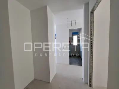 Stan 88 m², Makarska - novogradnja s vrtom - 12