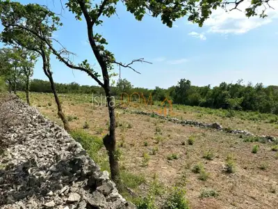 *Građevinsko zemljište u mjestu 8600 m²* - 7