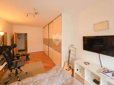 Stan 125 m², Špansko - 4 spavaće sobe i privatno dvorište - 5
