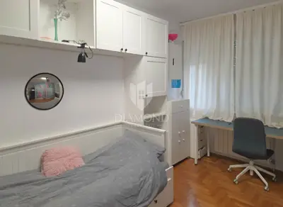 Stan 125 m², Špansko - 4 spavaće sobe i privatno dvorište - 9