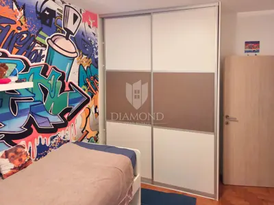 Stan 125 m², Špansko - 4 spavaće sobe i privatno dvorište - 8