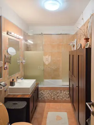 Stan 125 m², Špansko - 4 spavaće sobe i privatno dvorište - 10