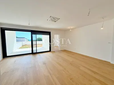 ZADAR, PRIVLAKA - Stan s vrtom u izgradnji 100 m od mora S2 - 7
