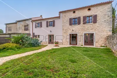 Stone house 175 m², Filipana - peaceful location in nature