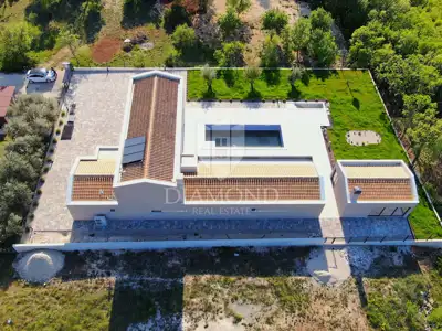 Haus zum Kauf in Labin, 287 m² - 13