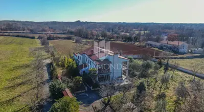House 300 m², Kanfanar - large yard and quiet location - 2