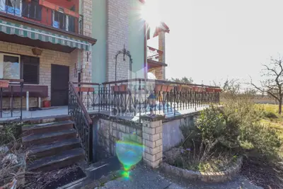 House 300 m², Kanfanar - large yard and quiet location - 4