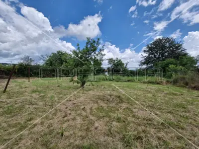 Haus 184 m², Barban - zur Adaptierung mit Gartenfläche - 2