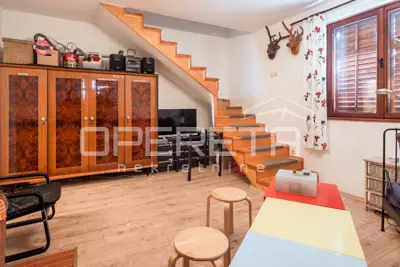 Haus 1.834 m², Varaždin Breg - ruhige Lage - 2