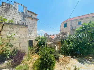Kamena kuća 70 m², otok Brač - centar mjesta, pogled na more - 7