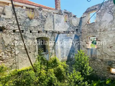 Kamena kuća 70 m², otok Brač - centar mjesta, pogled na more - 2