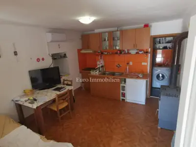 House with two residential units 230 m from the sea - 8