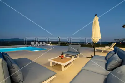 Villa 3.385 m², Vrh bei Buzet, atemberaubender Panoramablick auf Istrien - 6