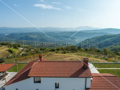 Villa 3,385 m², Vrh kod Buzeta, panoramic view of Istria