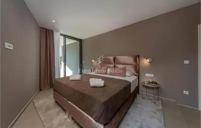Villa 300 m², Otok Brač - prvi red do mora i bazen - 8