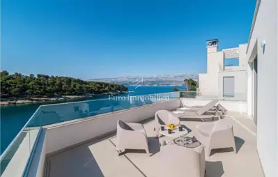 Villa 300 m², Otok Brač - prvi red do mora i bazen - 10