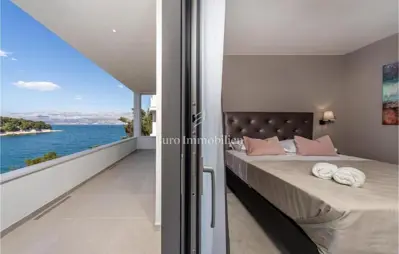 Villa 300 m², Otok Brač - prvi red do mora i bazen - 6