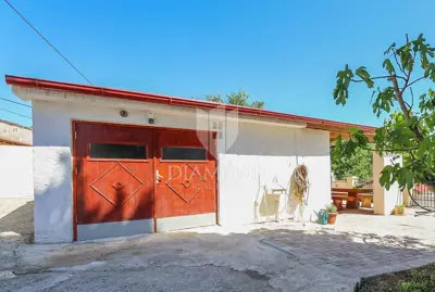 House 125 m², Marčana - pool and spacious yard - 8